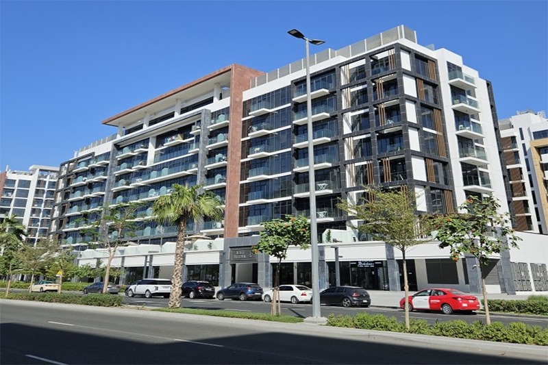 Azizi Riviera 15