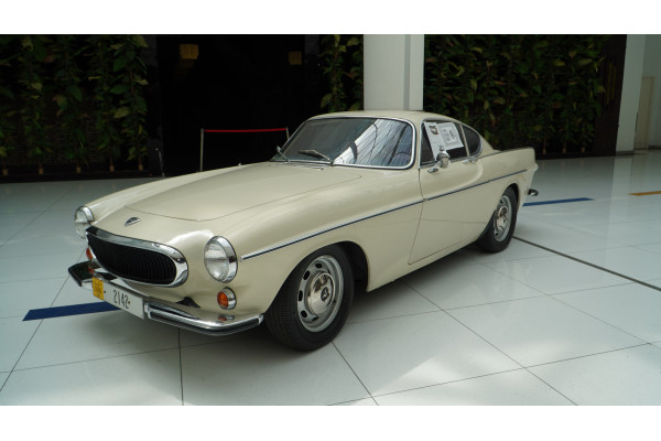 1968 Volvo P1800